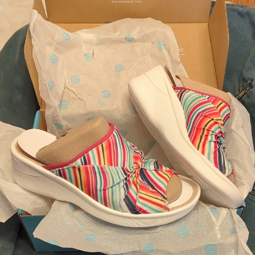 ❤️💙🩷💛NIB Women's Bzees Colorful Sunburst Striped Slide Sandals sz 8.5❤️💙🩷💛